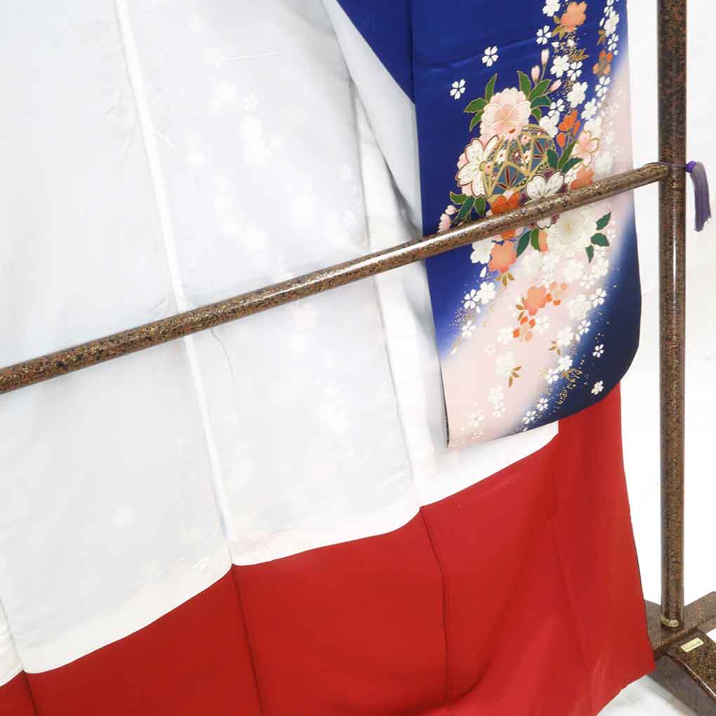 振袖 リサイクル着物 身丈167cm 裄66cm 前幅23cm 後幅29.5cm 袖丈106cm 袖幅34cm レディース 袷 花柄 裄長 裄M-Lサイズ 秋冬春用 正絹(シルク)ネイビー トールサイズ 美品 リメイク リユース【ランクA】
