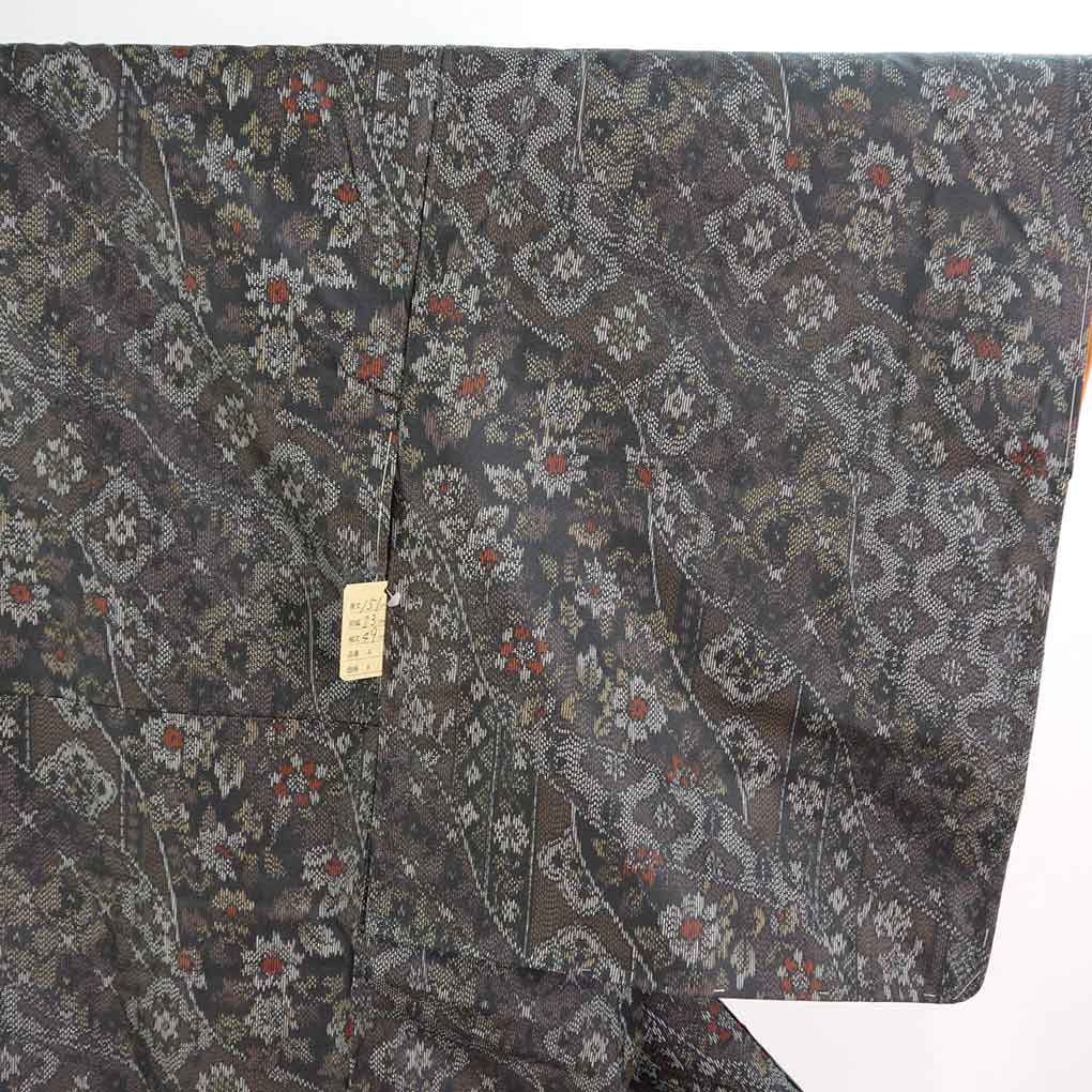 紬 リサイクル着物 身丈151cm 裄64cm 前幅23cm 後幅28.5cm 袖丈49cm 袖幅32cm レディース 袷 花柄 裄Mサイズ 秋冬春用 正絹（シルク）ブラック 未使用品 リメイク リユース【ランクS】