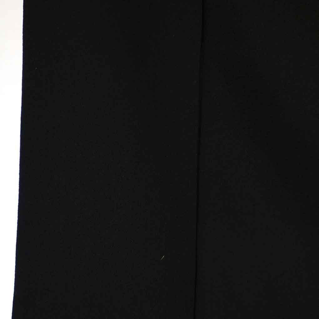 喪服(黒紋付) リサイクル着物 身丈161cm 裄63cm 前幅23cm 後幅29cm 袖丈52cm 袖幅32.5cm レディース 袷 無地 裄Mサイズ 秋冬春用 正絹(シルク)ブラック やや難 リメイク リユース【ランクB】