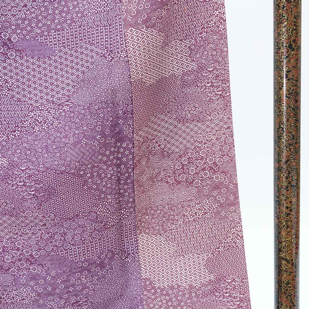 小紋 リサイクル着物 身丈159cm 裄64cm 前幅24cm 後幅30cm 袖丈49cm 袖幅33cm レディース 袷 江戸小紋 裄Mサイズ 秋冬春用 正絹（シルク）パープル やや難 リメイク リユース【ランクB】