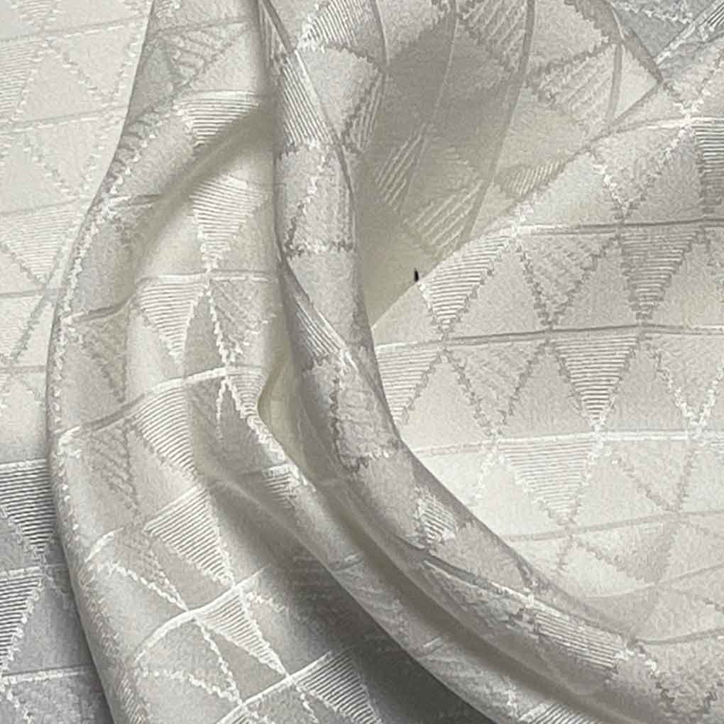 【仕立代込み】家庭で洗える正絹長襦袢「ふるるん」・家庭で手洗いできて清潔です。完全フルオーダー仕立て、送料無料でお届けいたします。留袖や黒紋付などにお使いいただけるフォーマル用です。【ウロコ】