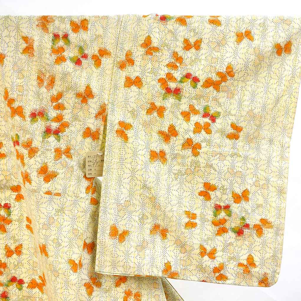 紬 リサイクル着物 身丈159cm 裄65cm 前幅24cm 後幅30.5cm 袖丈49cm 袖幅32.5cm レディース 単衣 蝶柄 裄Mサイズ 初夏・初秋用 正絹（シルク）イエロー 未使用品 リメイク リユース【ランクS】