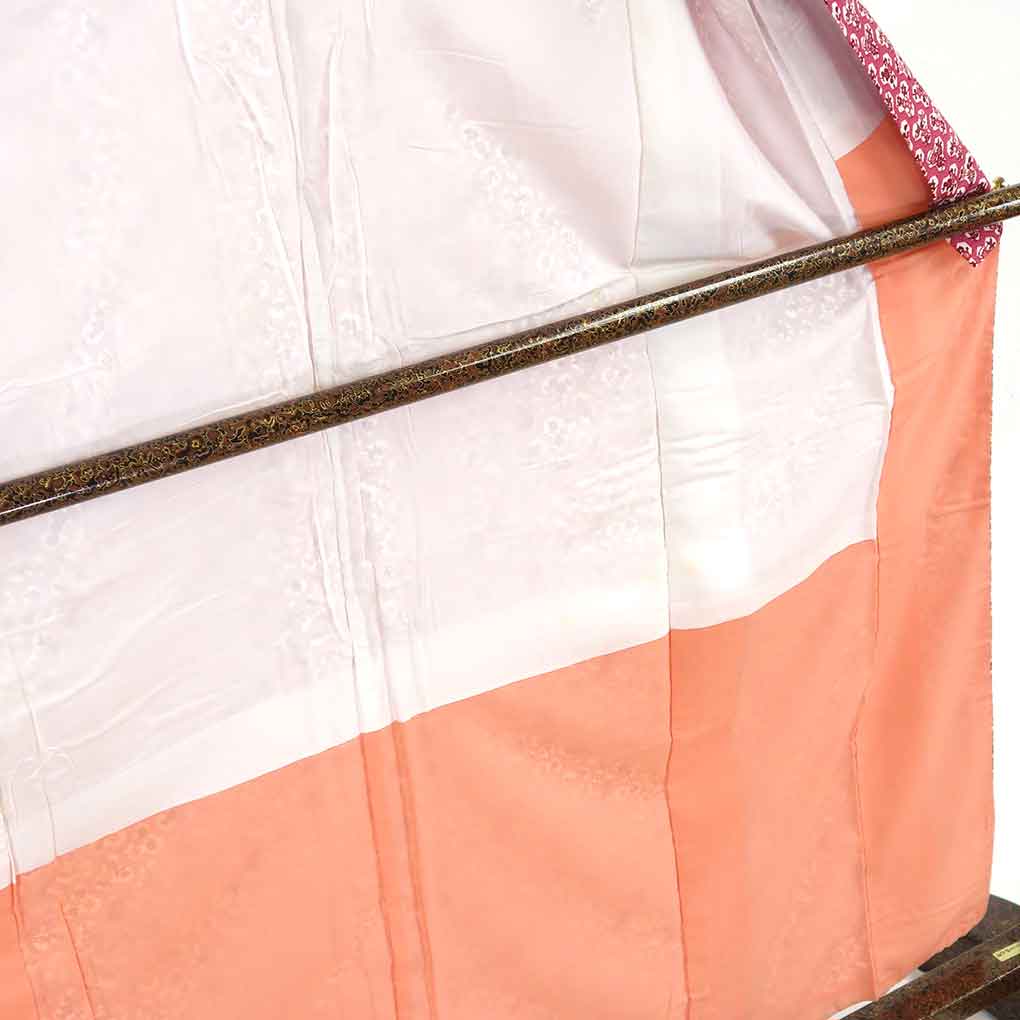 リサイクル着物 小紋 ピンク地 毘沙門亀甲 袷 ポリエステル 着物 レディース 秋冬春用 ポリエステル ピンク 裄SSサイズ リユース身丈159cm 裄60cm 前幅22cm 後幅28.5cm 袖丈48cm【ランクA】