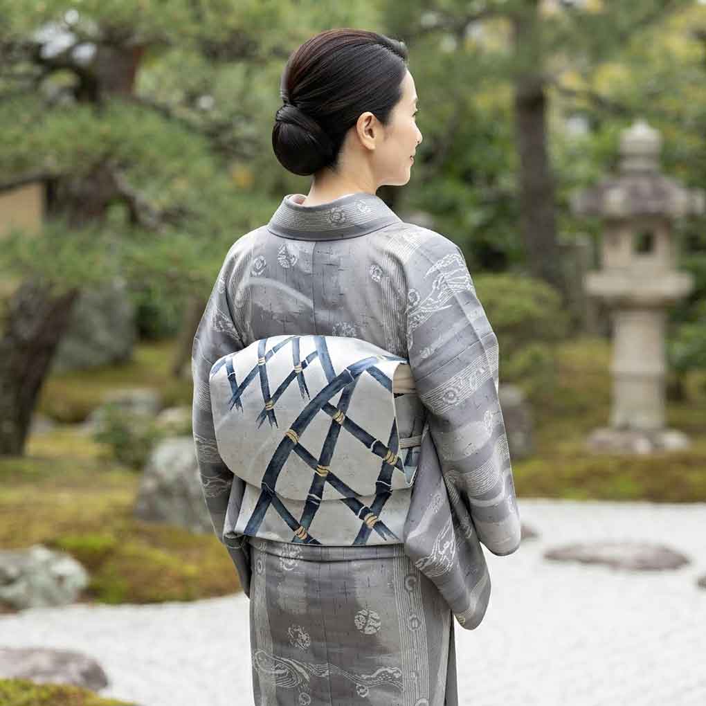 袋帯 リサイクル帯 幅30.5cm 長さ426cm レディース 竹垣 秋冬春用 正絹(シルク)シルバー やや難 リメイク リユース【ランクB】