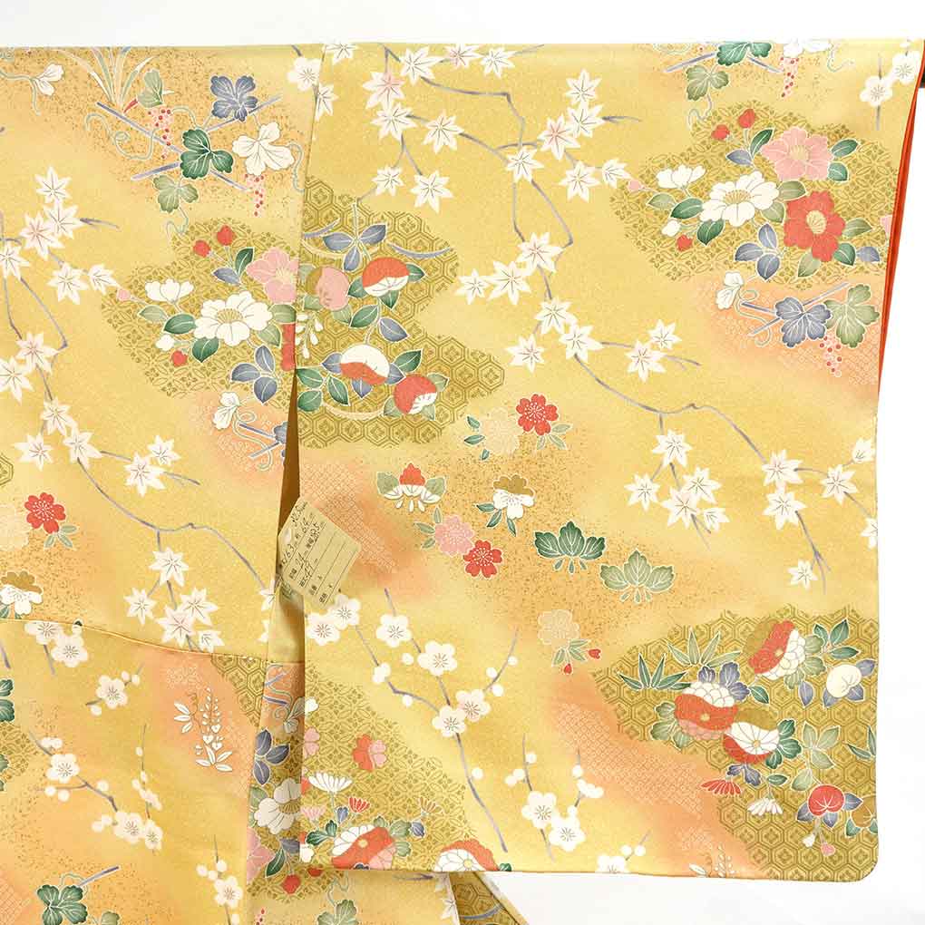 小紋 リサイクル着物 身丈163cm 裄64cm 前幅24cm 後幅28.5cm 袖丈49cm 袖幅32.5cm レディース 袷 花柄 裄Mサイズ 秋冬春用 正絹（シルク）イエロー 美品 リメイク リユース【ランクA】