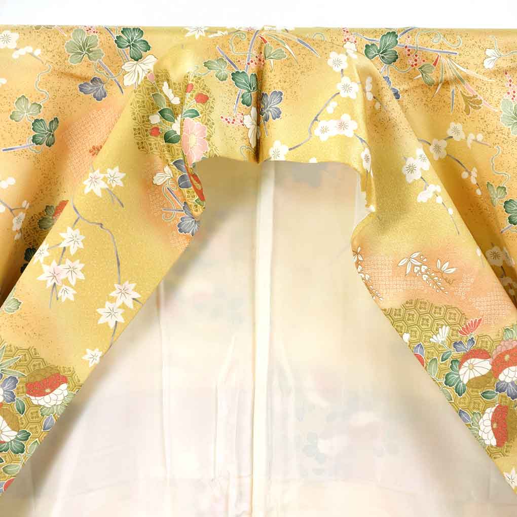 小紋 リサイクル着物 身丈163cm 裄64cm 前幅24cm 後幅28.5cm 袖丈49cm 袖幅32.5cm レディース 袷 花柄 裄Mサイズ 秋冬春用 正絹（シルク）イエロー 美品 リメイク リユース【ランクA】