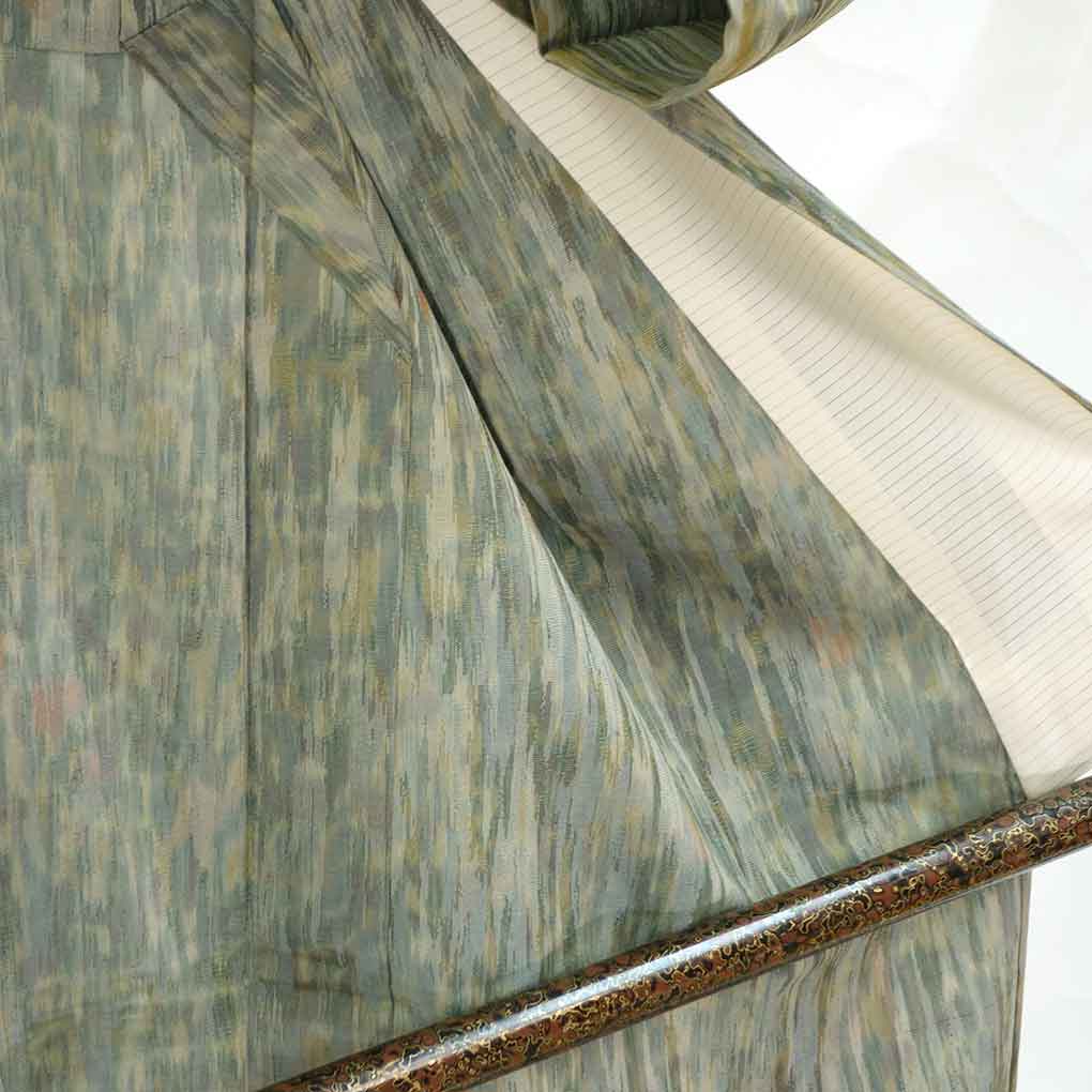 紬 リサイクル着物 身丈155cm 裄62cm 前幅23cm 後幅29cm 袖丈45cm 袖幅32cm レディース 単衣 ぼかし 裄Sサイズ 初夏・初秋用 正絹(シルク)グレー やや難 リメイク リユース【ランクB】