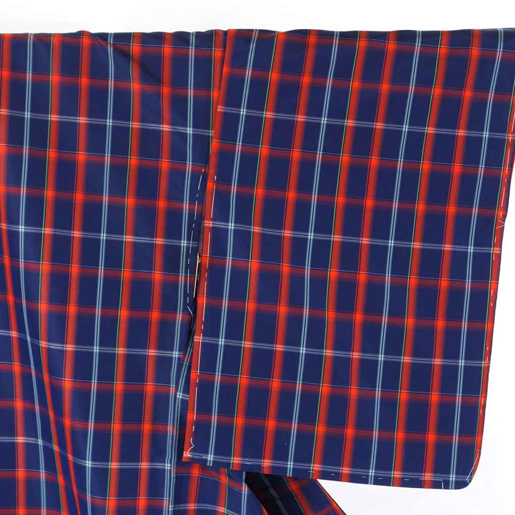 正絹 格子紬 (未使用品)（本場大島紬 未使用品 色紙に鼓模様 7マルキ 