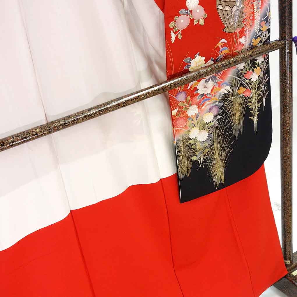 振袖 リサイクル着物 身丈164cm 裄69cm 前幅24cm 後幅30cm 袖丈111cm 袖幅35cm レディース 袷 花車 裄長 裄L-LLサイズ 秋冬春用 正絹（シルク）レッド トールサイズ 美品 リメイク リユース【ランクA】