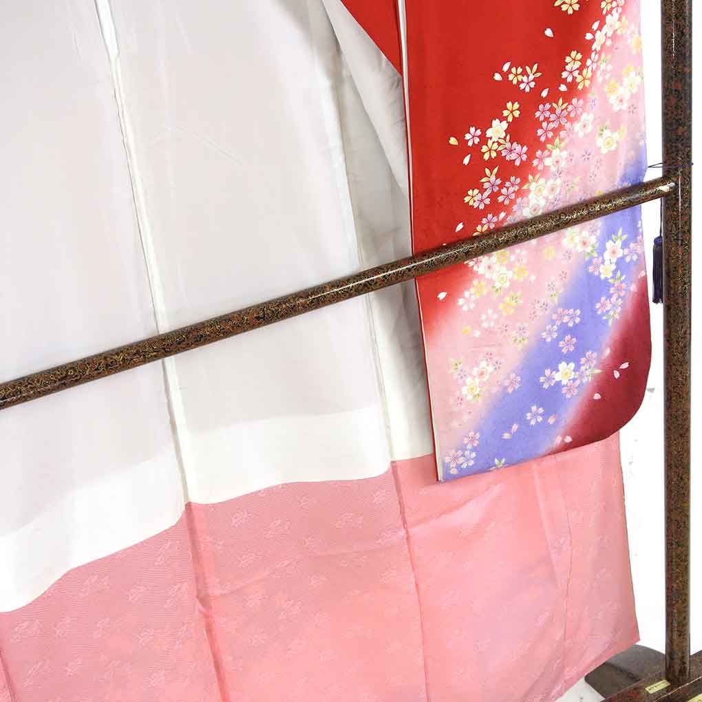 振袖 リサイクル 身丈158cm 裄67cm 前幅24.5cm 後幅29cm 袖丈108cm 袖幅34cm レディース 袷 花柄 裄長 裄Lサイズ 秋冬春用 正絹(シルク)レッド やや難 リメイク リユース【ランクB】