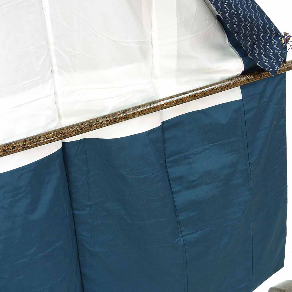 紬 リサイクル着物 身丈151cm 裄61cm 前幅23cm 後幅28cm 袖丈41cm 袖幅30.5cm レディース 袷 絣模様 裄Sサイズ 秋冬春用 正絹（シルク）ネイビー 美品 リメイク リユース【ランクA】