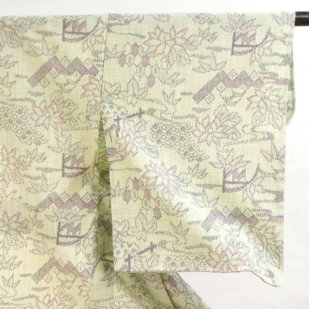 紬 リサイクル着物 身丈149cm 裄61cm 前幅23cm 後幅29cm 袖丈49cm 袖幅31.5cm レディース 単衣 植物 裄Sサイズ 初夏・初秋用 正絹（シルク）グリーン 美品 リメイク リユース【ランクA】