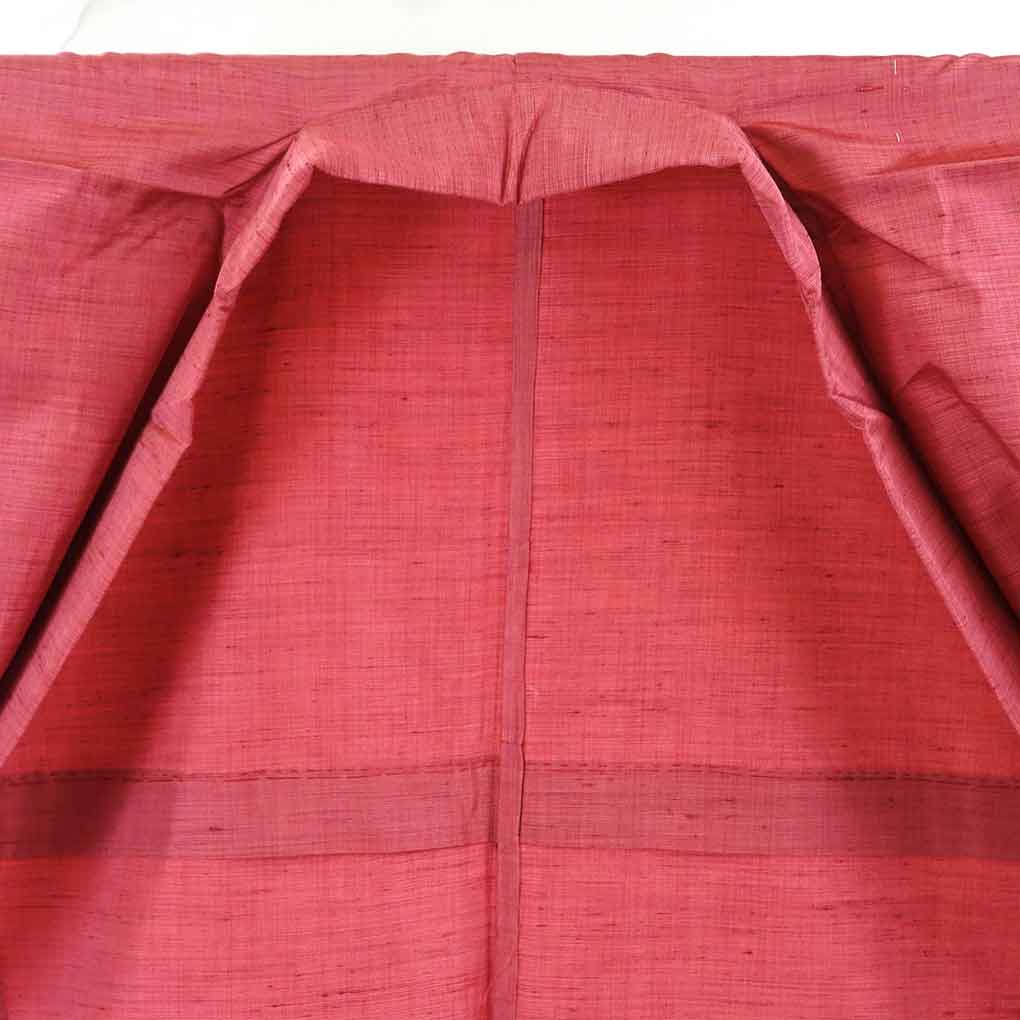 リサイクル 紬 着物 身丈159cm 裄67cm 前幅23cm 後幅29cm 袖丈48cm 袖幅34cm レディース 単衣 無地 裄長 裄Lサイズ 初夏・初秋用 正絹（シルク）ピンク地 美品 リサイクル リメイク リユース【ランクA】