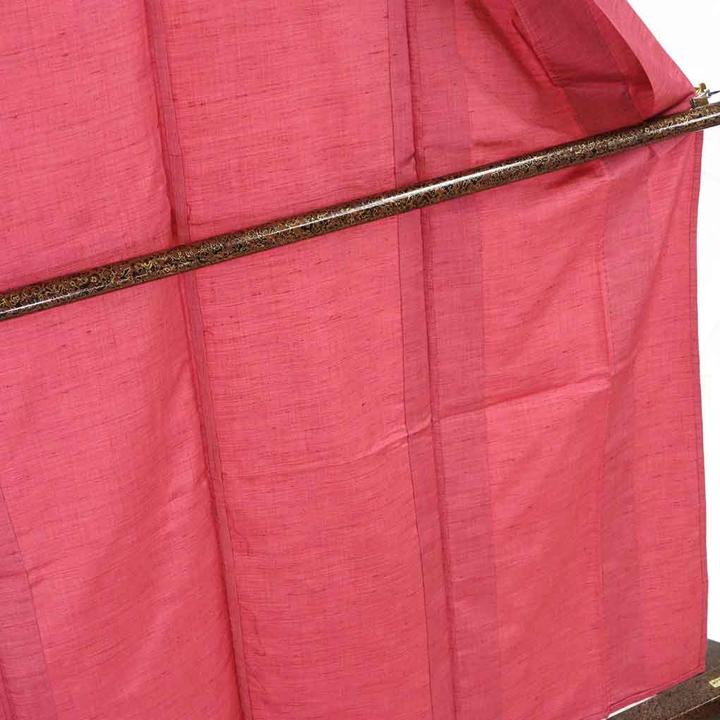 リサイクル 紬 着物 身丈159cm 裄67cm 前幅23cm 後幅29cm 袖丈48cm 袖幅34cm レディース 単衣 無地 裄長 裄Lサイズ 初夏・初秋用 正絹（シルク）ピンク地 美品 リサイクル リメイク リユース【ランクA】