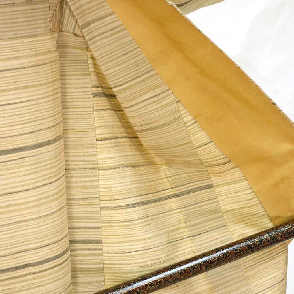 紬 リサイクル着物 身丈160cm 裄64cm 前幅24cm 後幅30cm 袖丈49cm 袖幅32cm レディース 単衣 横段柄 裄Mサイズ 初夏・初秋用 正絹(シルク)ブラウン やや難 リメイク リユース【ランクB】