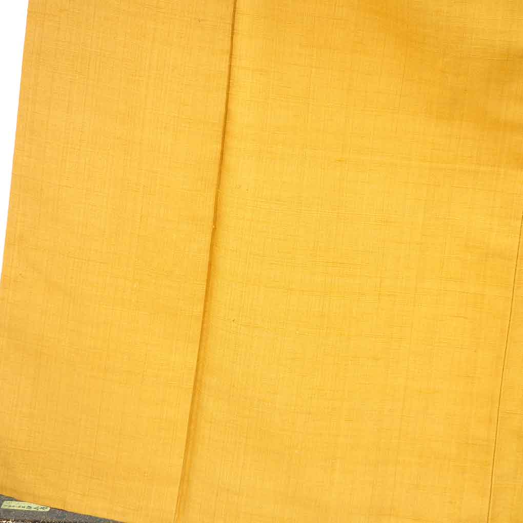 紬 リサイクル着物 身丈161cm 裄67cm 前幅24cm 後幅30cm 袖丈49cm 袖幅34cm レディース 袷 無地 裄長 裄Lサイズ 秋冬春用 正絹(シルク)イエロー 美品 リメイク リユース【ランクA】