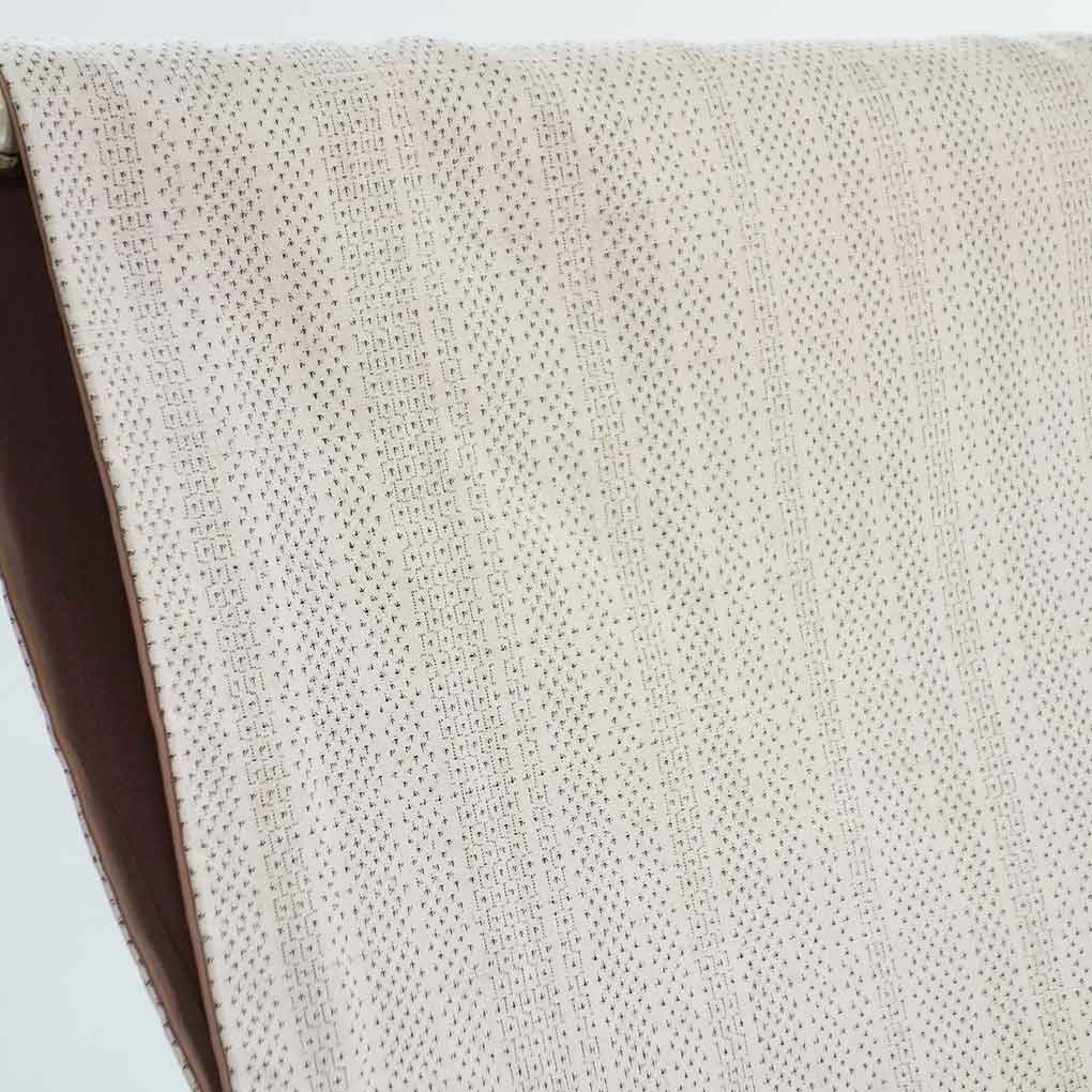 紬 リサイクル着物 身丈154cm 裄63cm 前幅23cm 後幅29cm 袖丈42cm 袖幅33cm レディース 袷 絣模様 裄Mサイズ 秋冬春用 正絹（シルク）グレー 難有り リメイク リユース【ランクC】