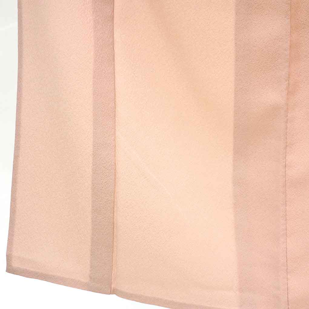 色無地 リサイクル着物 身丈149cm 裄65cm 前幅24cm 後幅29.5cm 袖丈44cm 袖幅32.5cm レディース 単衣 無地 裄Mサイズ 初夏・初秋用 正絹（シルク）ピンク やや難 リメイク リユース【ランクB】