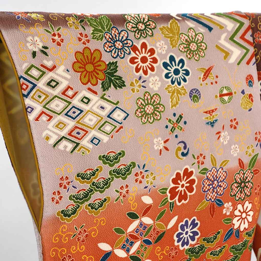 小紋 リサイクル着物 身丈163cm 裄64cm 前幅22.5cm 後幅28cm 袖丈50cm 袖幅34cm レディース 袷 宝尽くし 裄Mサイズ 秋冬春用 正絹（シルク）ブラウン 美品 リメイク リユース【ランクA】