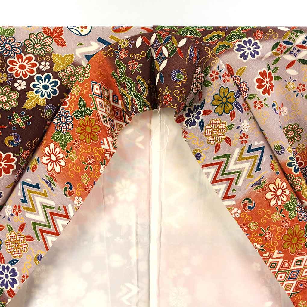 小紋 リサイクル着物 身丈163cm 裄64cm 前幅22.5cm 後幅28cm 袖丈50cm 袖幅34cm レディース 袷 宝尽くし 裄Mサイズ 秋冬春用 正絹（シルク）ブラウン 美品 リメイク リユース【ランクA】