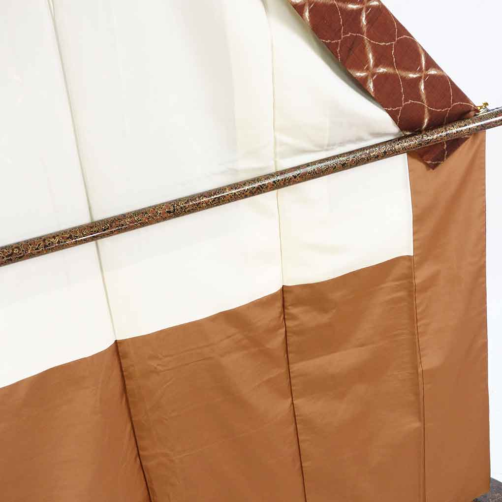 紬 リサイクル着物 身丈159cm 裄64cm 前幅24cm 後幅29cm 袖丈49cm 袖幅32cm レディース 袷 網目 裄Mサイズ 秋冬春用 正絹(シルク)ブラウン やや難 リメイク リユース【ランクB】