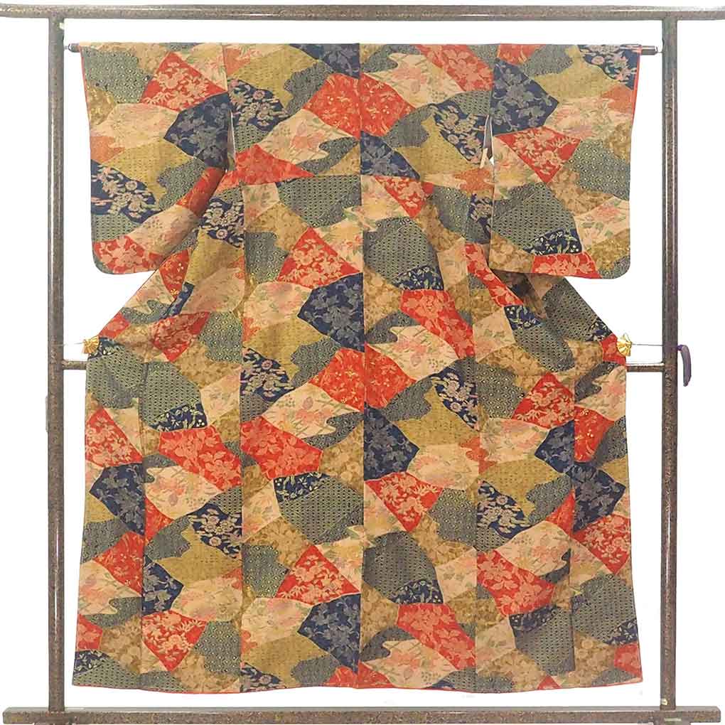 小紋 リサイクル着物 身丈155cm 裄63cm 前幅24cm 後幅29cm 袖丈56cm 袖幅32cm レディース 袷 連続模様 裄Mサイズ 秋冬春用 正絹（シルク）ブラウン 未使用品 リメイク リユース【ランクS】