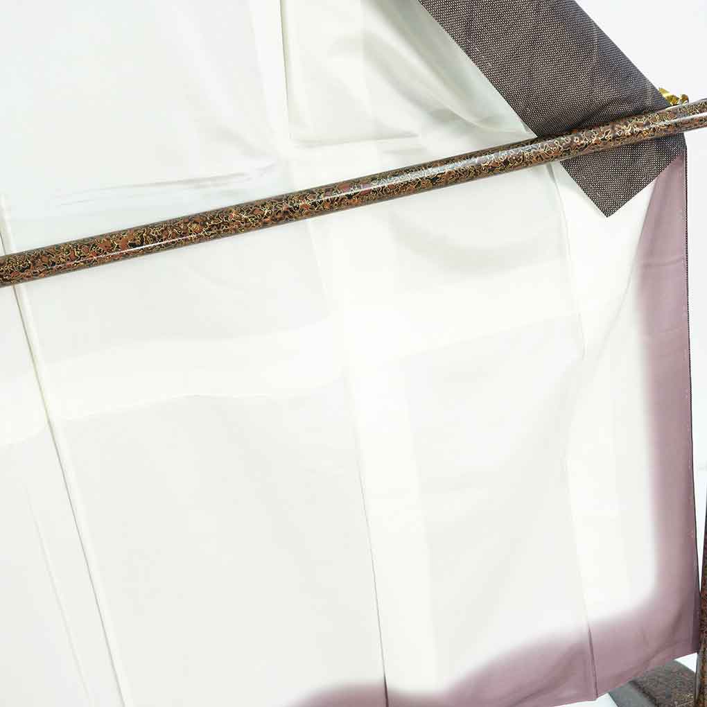 紬 リサイクル着物 身丈155cm 裄63cm 前幅25.5cm 後幅29.5cm 袖丈45cm 袖幅32cm レディース 袷 連続模様 裄Mサイズ 秋冬春用 正絹（シルク）ブラウン 未使用品 リメイク リユース【ランクS】