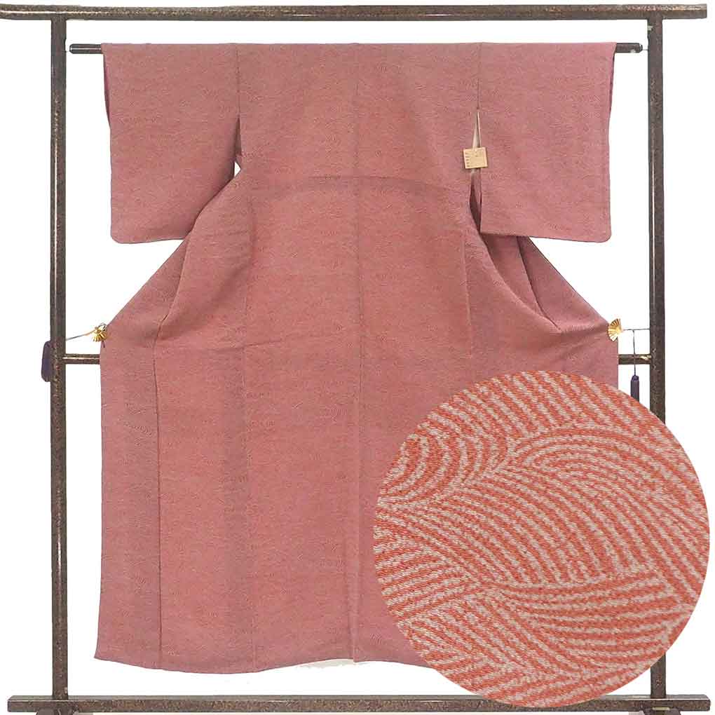 小紋 リサイクル着物 身丈153cm 裄60cm 前幅22.5cm 後幅28.5cm 袖丈49cm 袖幅31cm レディース 袷 波頭 裄SS-Sサイズ 秋冬春用 正絹（シルク）ピンク やや難 リメイク リユース【ランクB】