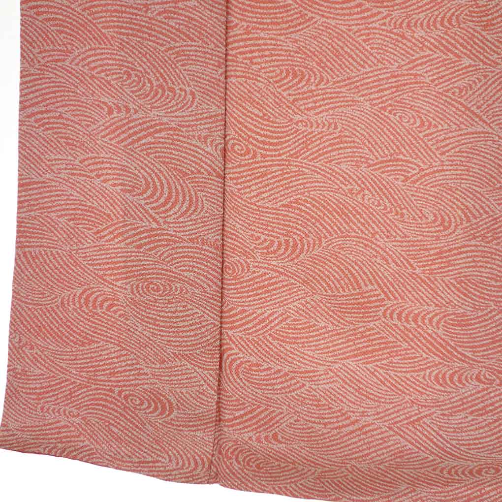 小紋 リサイクル着物 身丈153cm 裄60cm 前幅22.5cm 後幅28.5cm 袖丈49cm 袖幅31cm レディース 袷 波頭 裄SS-Sサイズ 秋冬春用 正絹（シルク）ピンク やや難 リメイク リユース【ランクB】