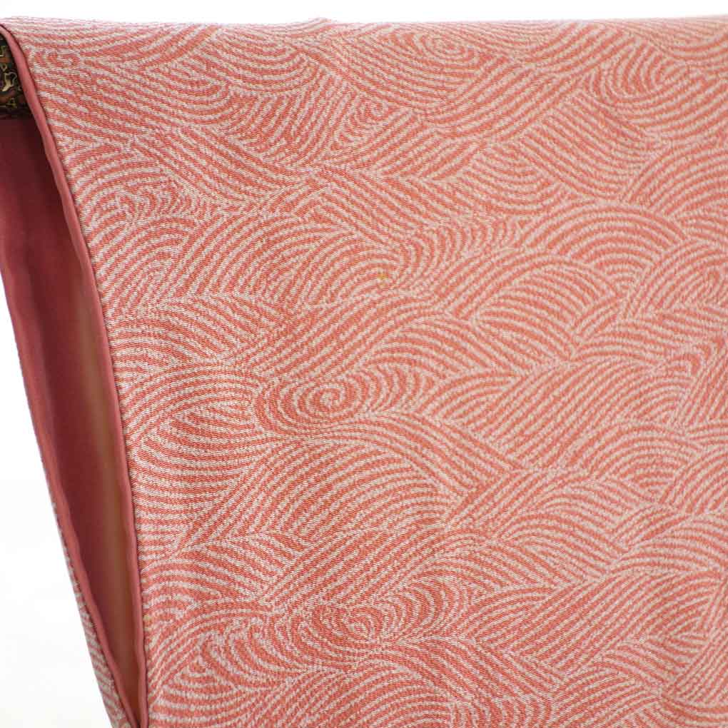 小紋 リサイクル着物 身丈153cm 裄60cm 前幅22.5cm 後幅28.5cm 袖丈49cm 袖幅31cm レディース 袷 波頭 裄SS-Sサイズ 秋冬春用 正絹（シルク）ピンク やや難 リメイク リユース【ランクB】