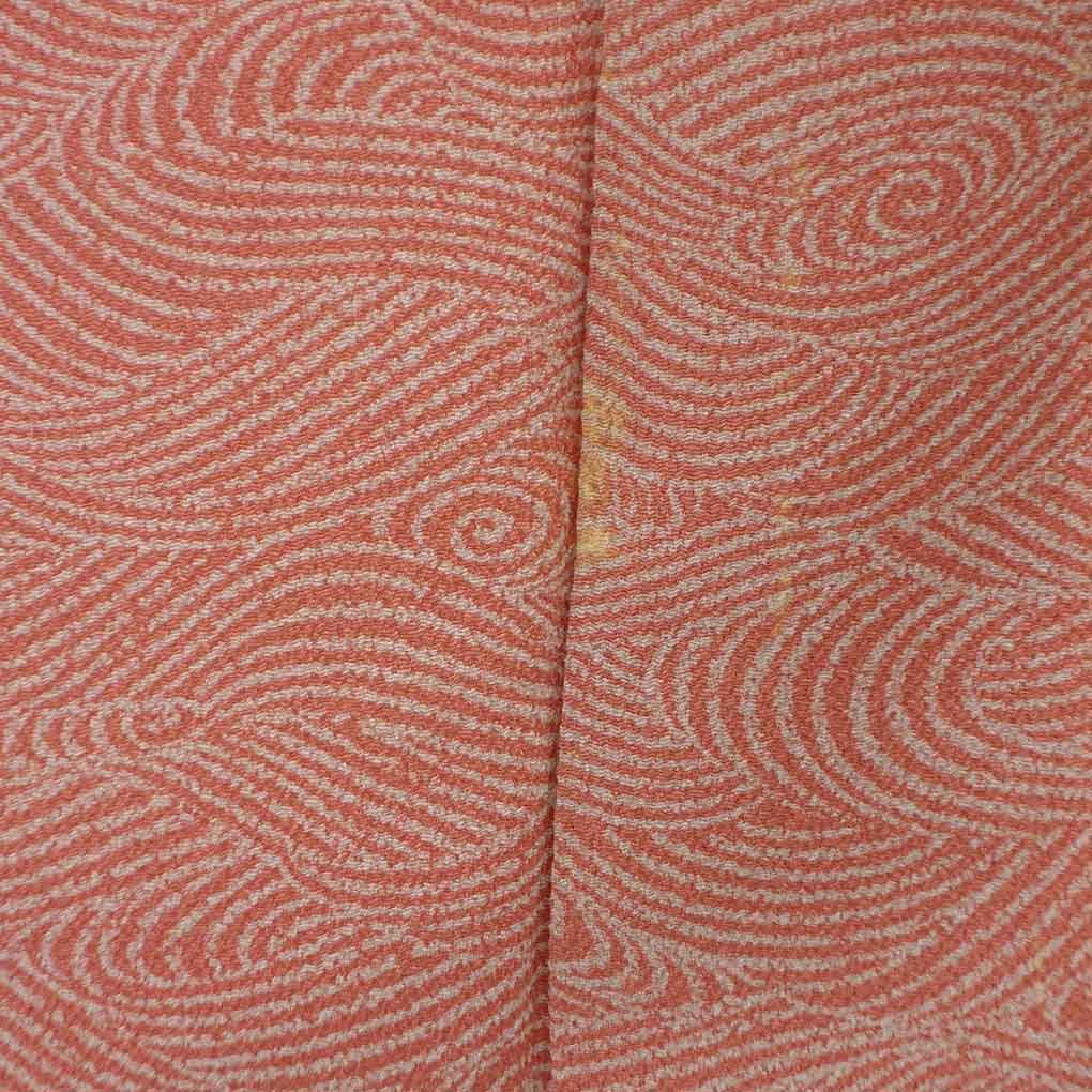 小紋 リサイクル着物 身丈153cm 裄60cm 前幅22.5cm 後幅28.5cm 袖丈49cm 袖幅31cm レディース 袷 波頭 裄SS-Sサイズ 秋冬春用 正絹（シルク）ピンク やや難 リメイク リユース【ランクB】