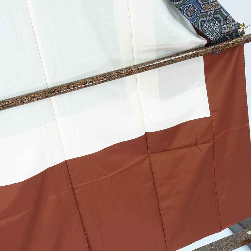 紬 リサイクル着物 身丈155cm 裄63cm 前幅23cm 後幅28cm 袖丈47cm 袖幅32cm レディース 袷 蜀江 裄Mサイズ 秋冬春用 正絹（シルク）ブラック 美品 村山大島紬 リメイク リユース【ランクA】