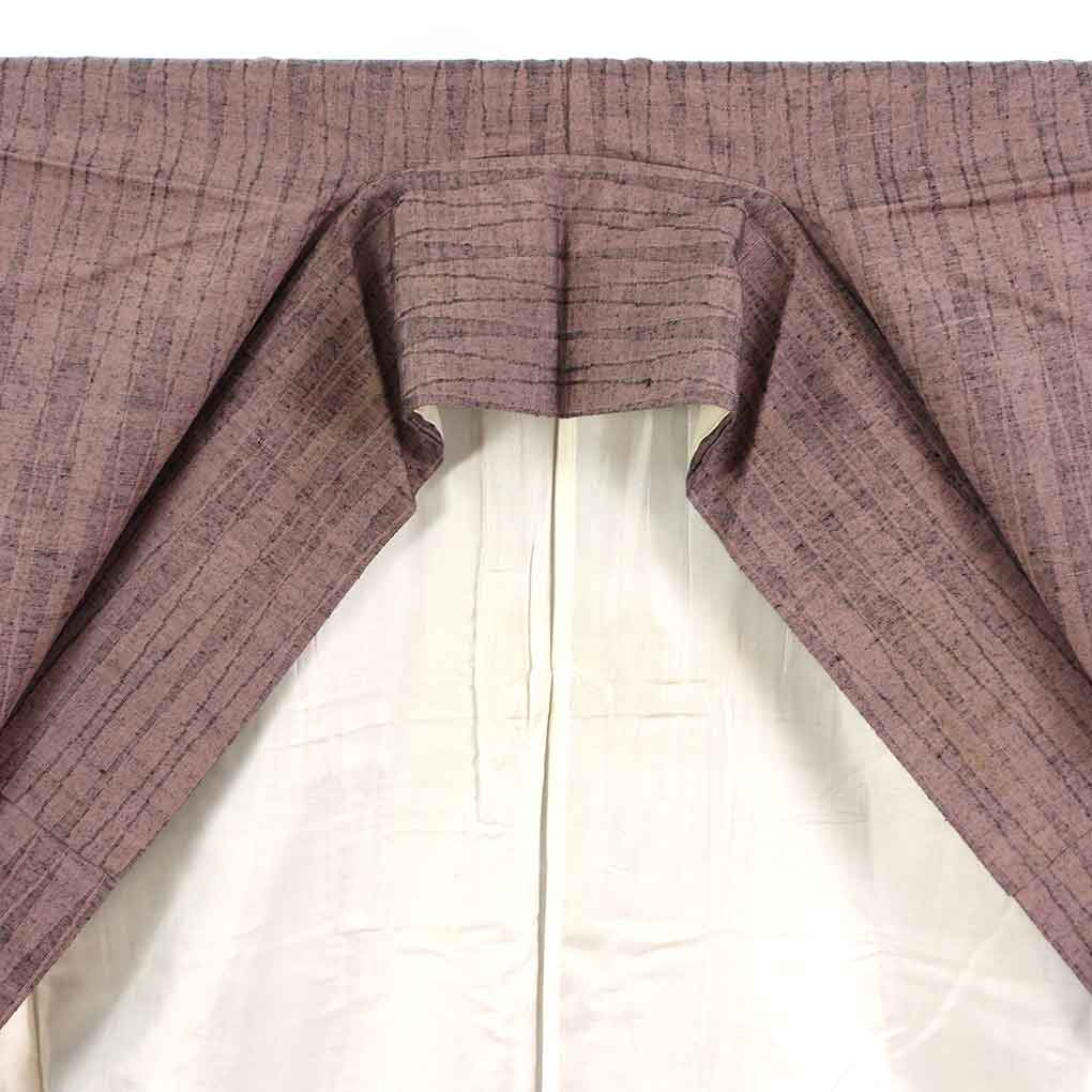 紬 リサイクル着物 身丈157cm 裄64cm 前幅23.5cm 後幅29cm 袖丈49cm 袖幅33cm レディース 袷 立涌 裄Mサイズ 秋冬春用 正絹（シルク）パープル 美品 リメイク リユース【ランクA】
