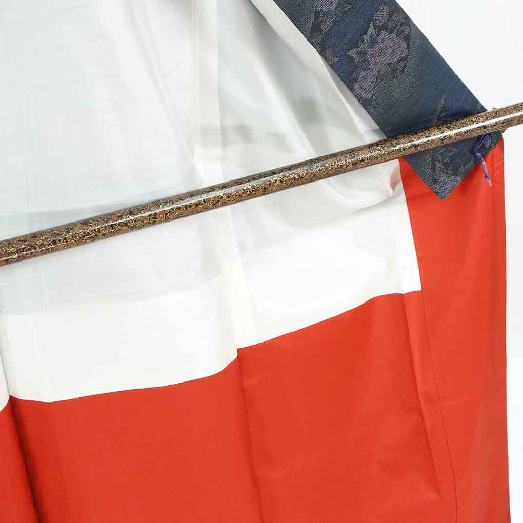 紬 リサイクル着物 身丈160cm 裄65cm 前幅28cm 後幅32.5cm 袖丈49cm 袖幅32cm レディース 袷 花柄 裄Mサイズ 秋冬春用 正絹（シルク）ネイビー 美品 リメイク リユース【ランクA】