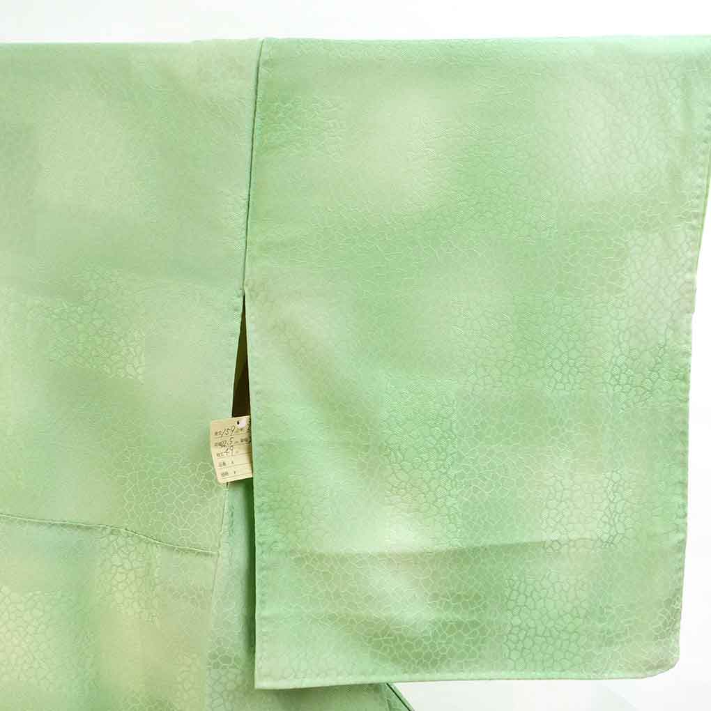 色無地 リサイクル着物 身丈159cm 裄64cm 前幅22.5cm 後幅28.5cm 袖丈49cm 袖幅34cm レディース 袷 無地 裄Mサイズ 秋冬春用 正絹(シルク)グリーン やや難 リメイク リユース【ランクB】