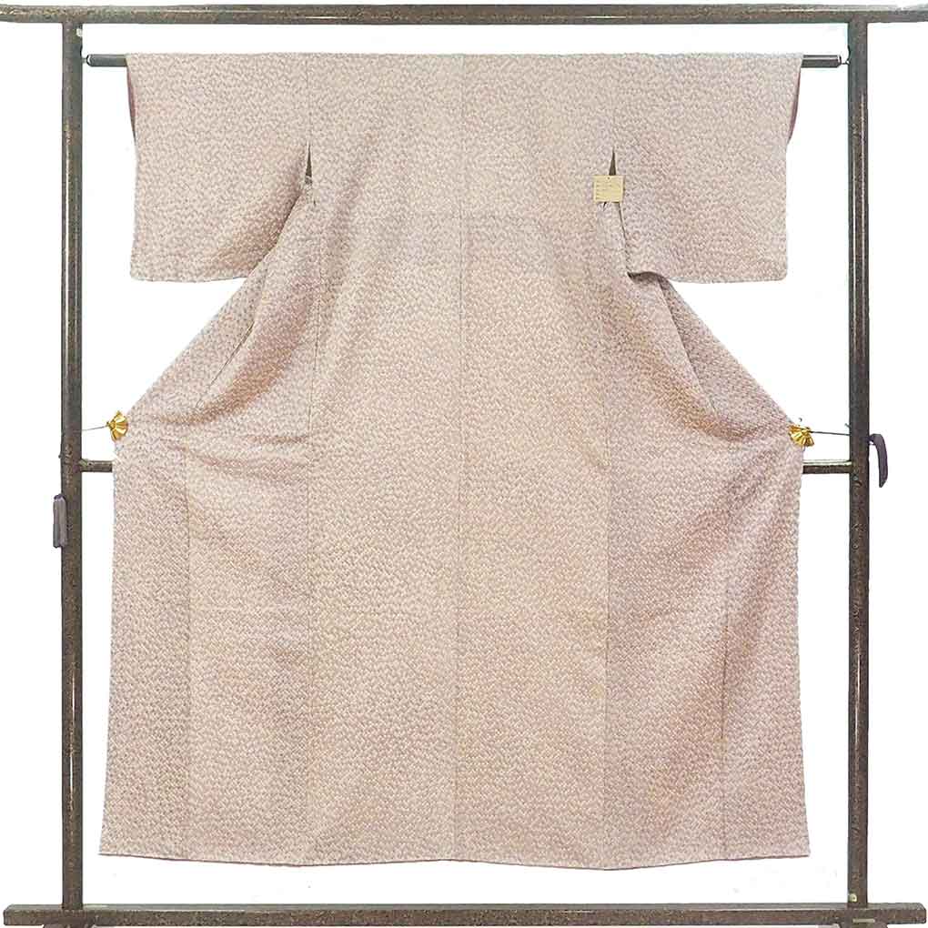 小紋 リサイクル着物 身丈153cm 裄60cm 前幅22.5cm 後幅27.5cm 袖丈44cm 袖幅31cm レディース 袷 絞り 裄SS-Sサイズ 秋冬春用 正絹（シルク）ピンク 未使用品 リメイク リユース【ランクS】