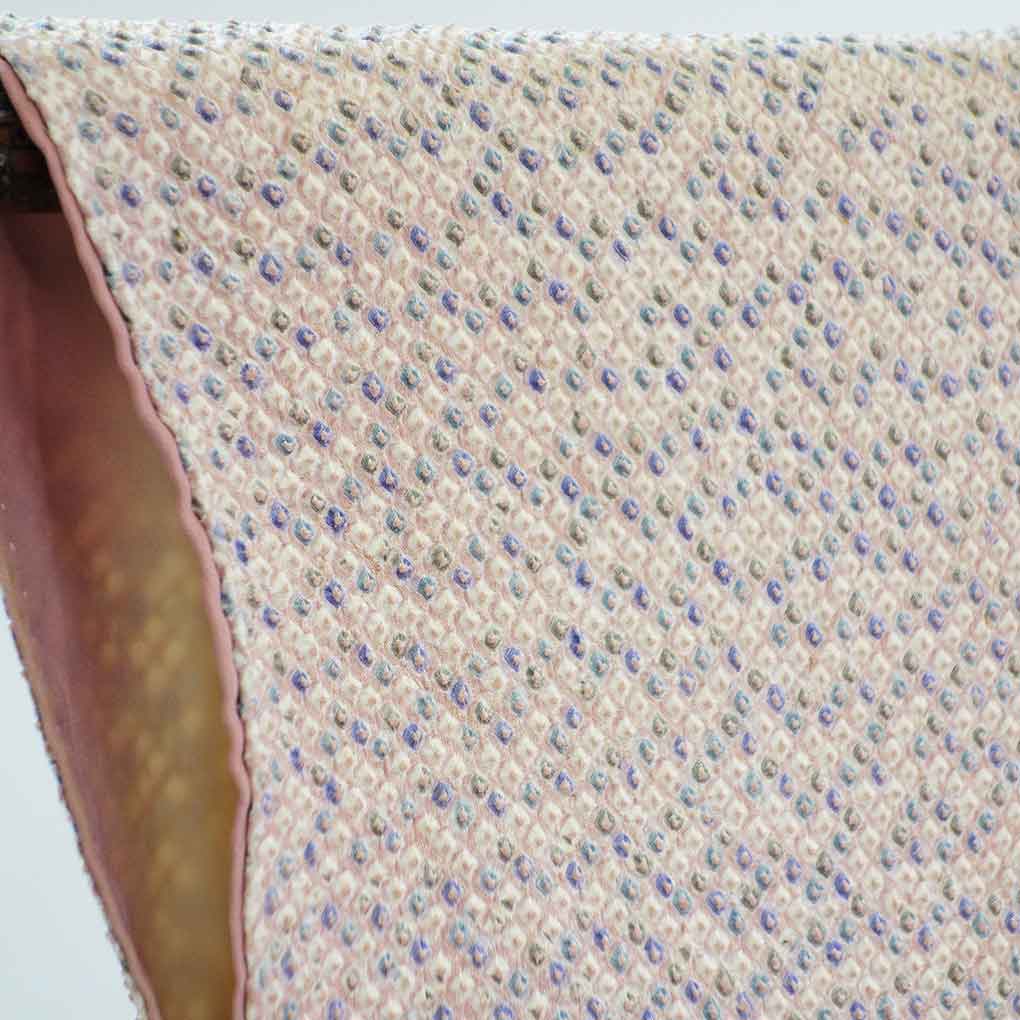 小紋 リサイクル着物 身丈153cm 裄60cm 前幅22.5cm 後幅27.5cm 袖丈44cm 袖幅31cm レディース 袷 絞り 裄SS-Sサイズ 秋冬春用 正絹（シルク）ピンク 未使用品 リメイク リユース【ランクS】