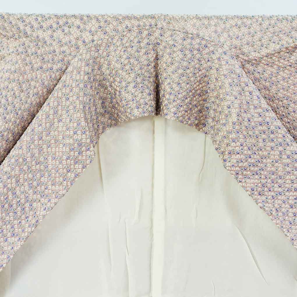 小紋 リサイクル着物 身丈153cm 裄60cm 前幅22.5cm 後幅27.5cm 袖丈44cm 袖幅31cm レディース 袷 絞り 裄SS-Sサイズ 秋冬春用 正絹（シルク）ピンク 未使用品 リメイク リユース【ランクS】