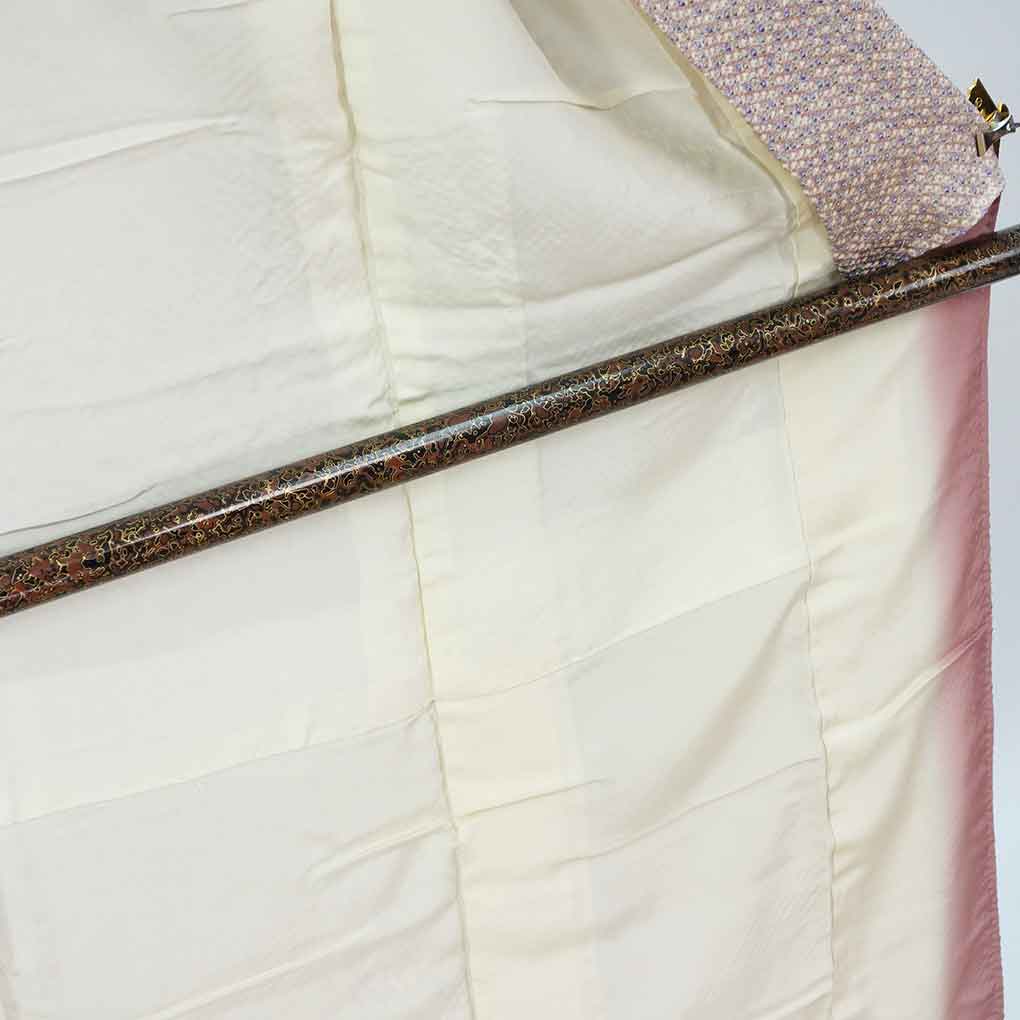 小紋 リサイクル着物 身丈153cm 裄60cm 前幅22.5cm 後幅27.5cm 袖丈44cm 袖幅31cm レディース 袷 絞り 裄SS-Sサイズ 秋冬春用 正絹（シルク）ピンク 未使用品 リメイク リユース【ランクS】