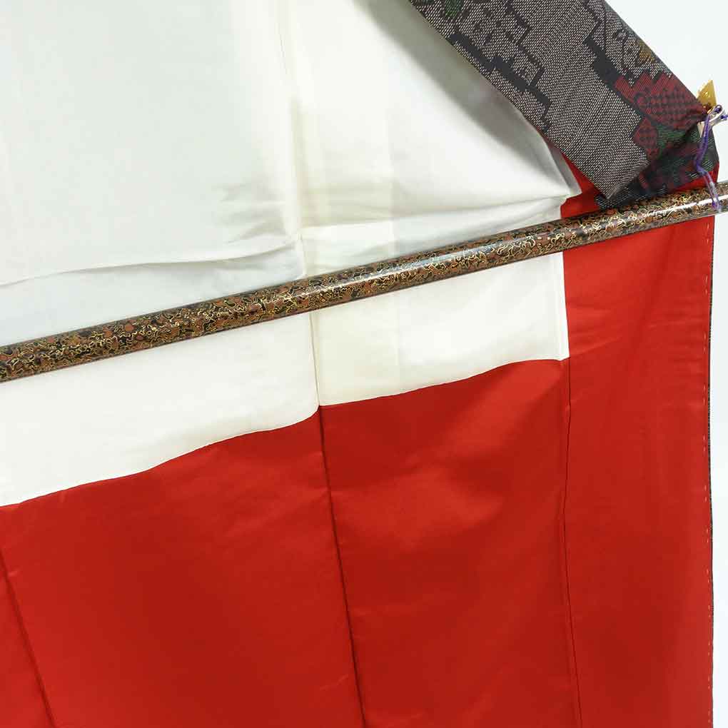 紬 リサイクル着物 身丈155cm 裄63cm 前幅22.5cm 後幅29cm 袖丈49.5cm 袖幅32.5cm レディース 袷 花柄 裄Mサイズ 秋冬春用 正絹(シルク)ブラック 未使用品 リメイク リユース【ランクS】