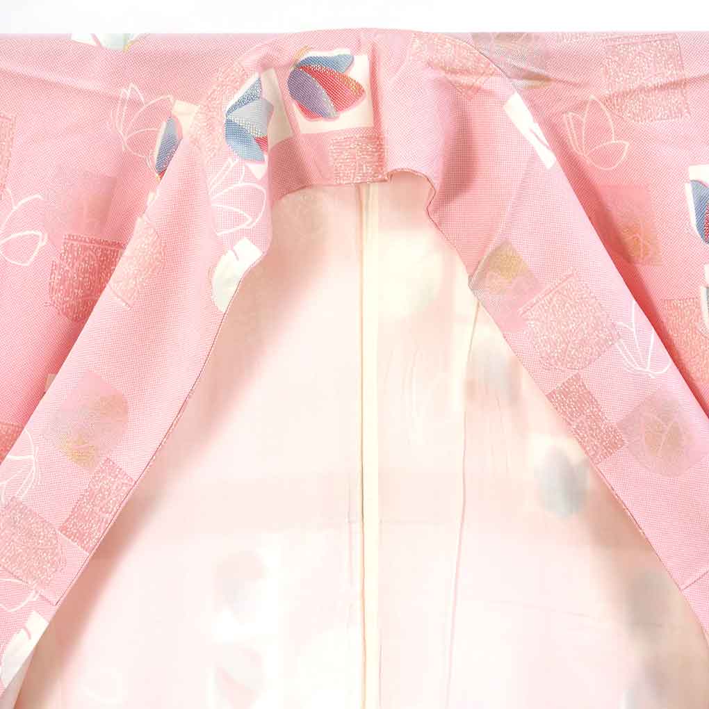 小紋 リサイクル着物 身丈162cm 裄69cm 前幅24cm 後幅29cm 袖丈49cm 袖幅34cm レディース 袷 蝶柄 裄長 裄L-LLサイズ 秋冬春用 正絹(シルク)ピンク 未使用品 リメイク リユース【ランクS】