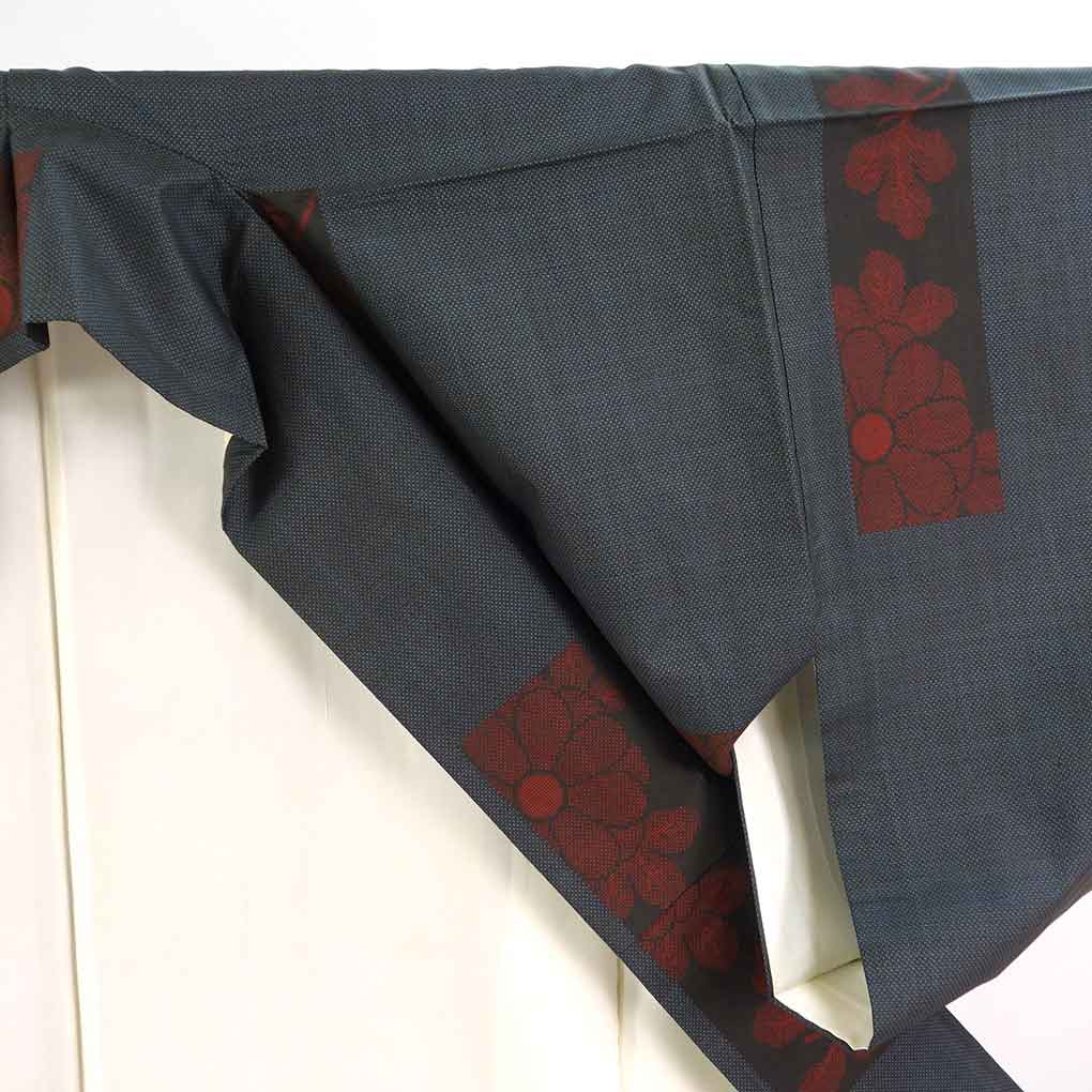 紬 リサイクル着物 身丈160cm 裄65cm 前幅23cm 後幅28.5cm 袖丈49cm 袖幅32cm レディース 袷 花柄 裄Mサイズ 秋冬春用 正絹(シルク)ネイビー 未使用品 リメイク リユース【ランクS】