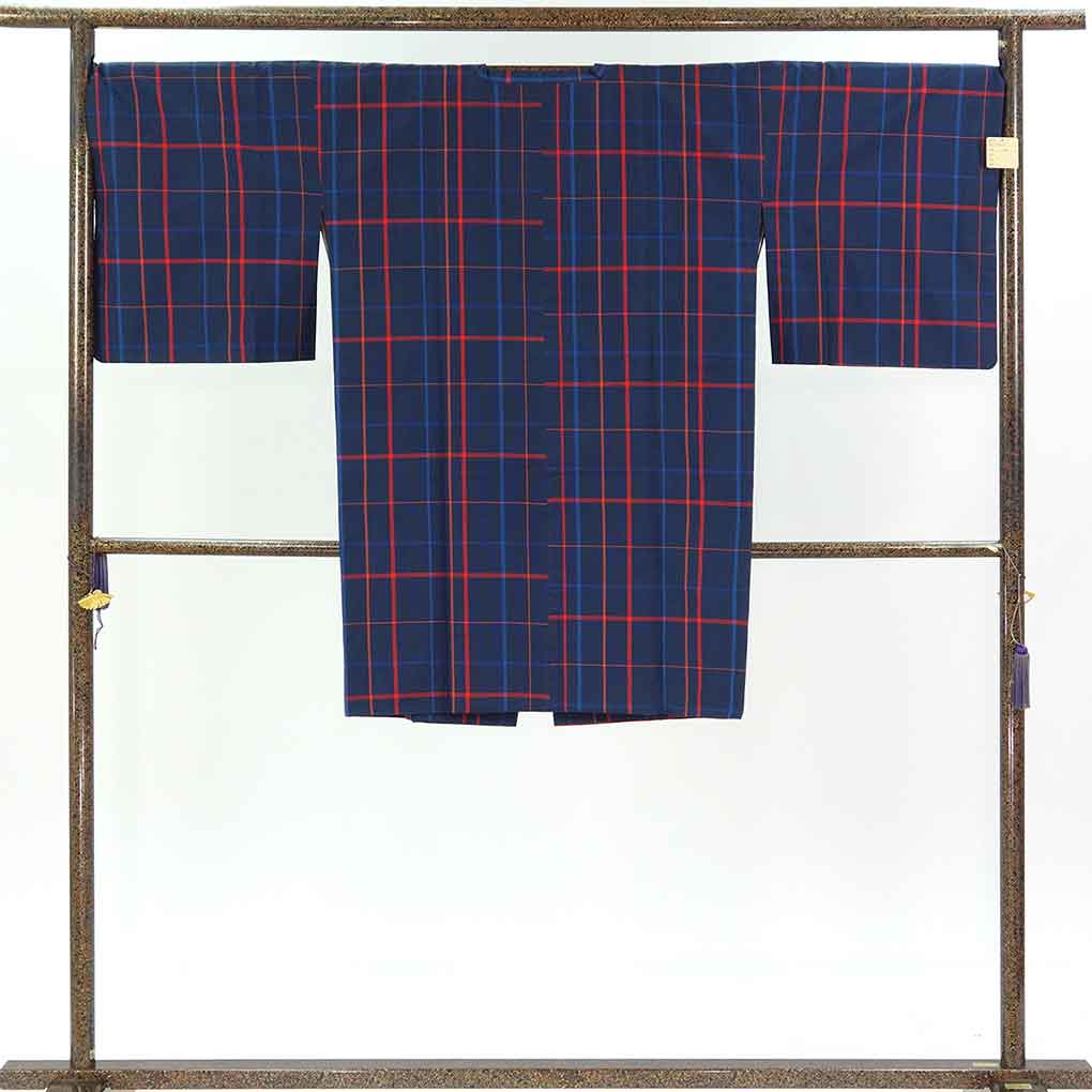 紬アンサンブル リサイクル着物 羽織(コート)丈100cm 身丈177cm 裄69cm 前幅28cm 後幅31cm 袖丈49cm 袖幅35cm レディース 袷 格子 裄長 裄L-LLサイズ 秋冬春用 正絹(シルク)ネイビー トールサイズ やや難 リメイク リユース【ランクB】