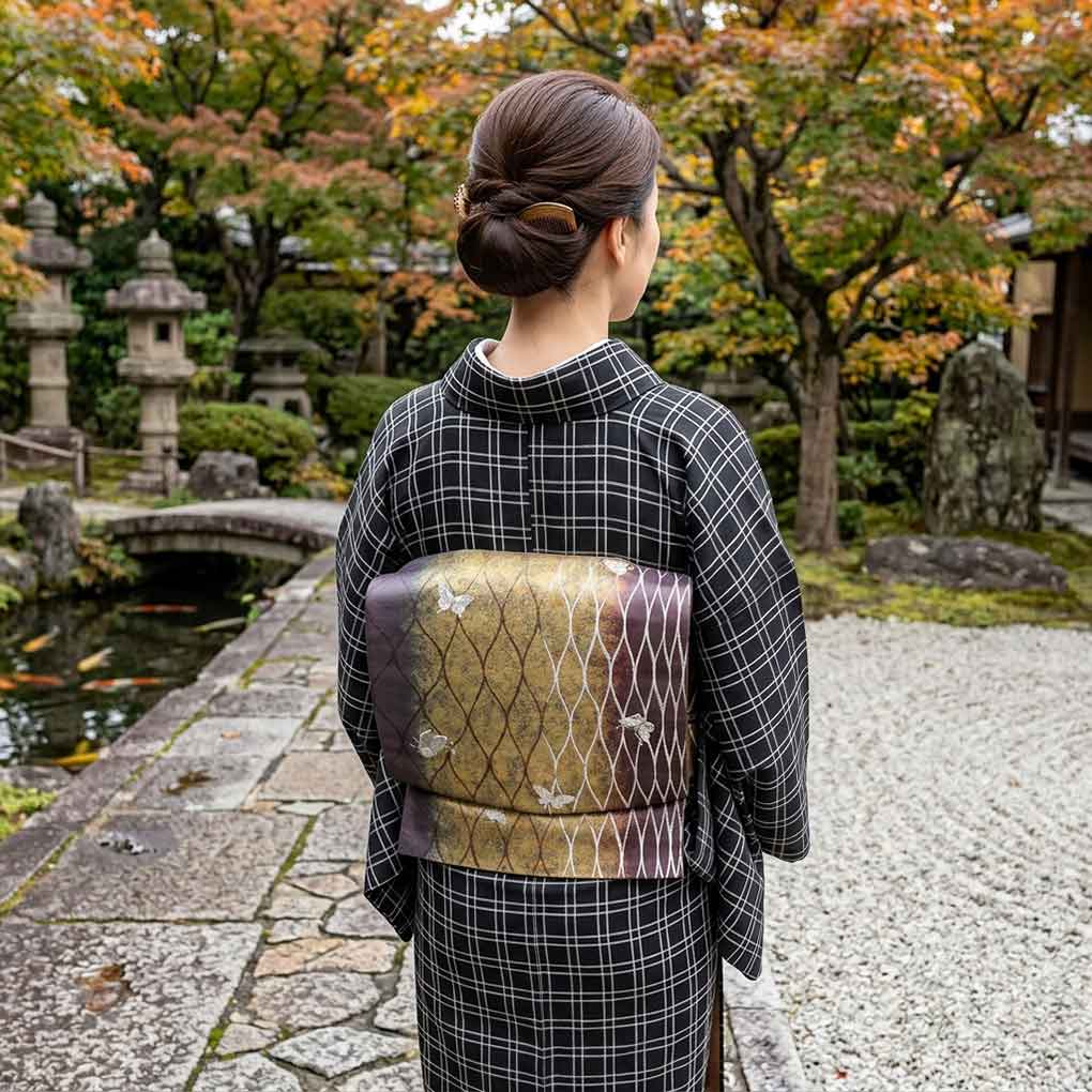 袋帯 リサイクル帯 幅31cm 長さ432cm レディース 蝶柄 秋冬春用 正絹（シルク）ゴールド 美品 リメイク リユース【ランクA】