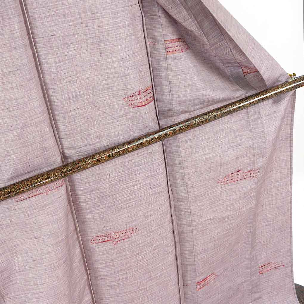 紬 リサイクル着物 身丈163cm 裄62cm 前幅24cm 後幅28.5cm 袖丈45cm 袖幅32cm レディース 単衣 抽象柄 裄Sサイズ 初夏・初秋用 正絹(シルク)パープル 未使用品 リメイク リユース【ランクS】
