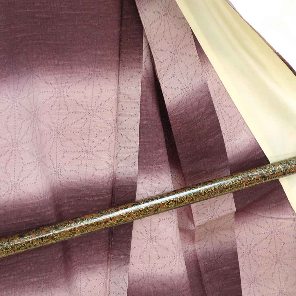 紬 リサイクル着物 身丈163cm 裄64cm 前幅26.5cm 後幅30.5cm 袖丈47cm 袖幅32cm レディース 単衣 横段柄 裄Mサイズ 初夏・初秋用 正絹（シルク）パープル やや難 リメイク リユース【ランクB】