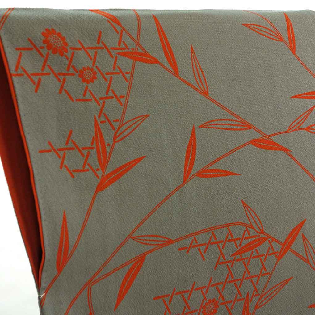 小紋 リサイクル着物 身丈167cm 裄65cm 前幅24.5cm 後幅30cm 袖丈52cm 袖幅34cm レディース 袷 笹 裄Mサイズ 秋冬春用 正絹（シルク）グレー トールサイズ 未使用品 リメイク リユース【ランクS】