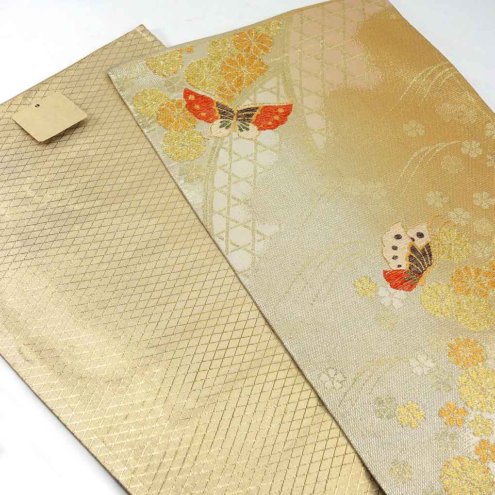 袋帯 リサイクル帯 幅30.5cm 長さ422cm レディース 蝶柄 秋冬春用 正絹（シルク）ゴールド 美品 リメイク リユース【ランクA】