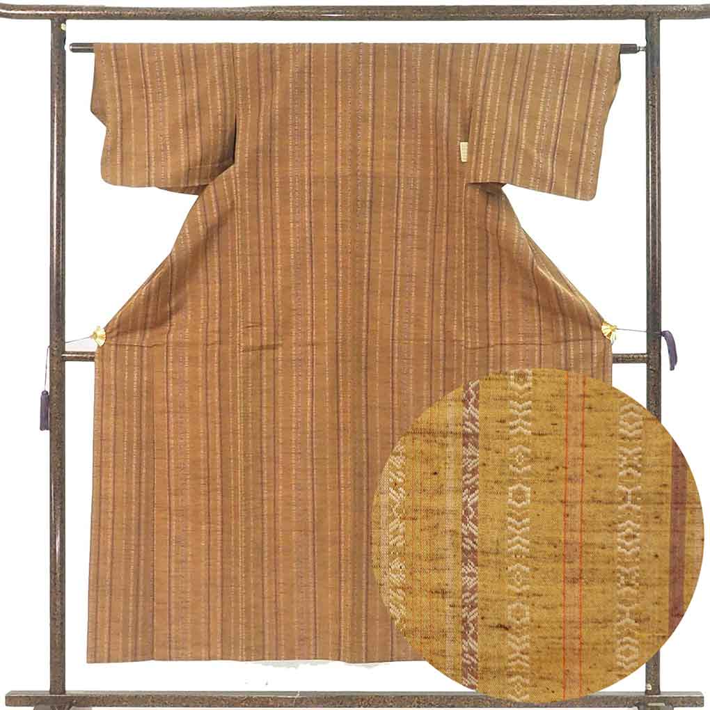 紬 リサイクル着物 身丈154cm 裄62cm 前幅22.5cm 後幅29cm 袖丈41cm 袖幅32cm レディース 単衣 縞 裄Sサイズ 初夏・初秋用 正絹（シルク）ブラウン 美品 リメイク リユース【ランクA】