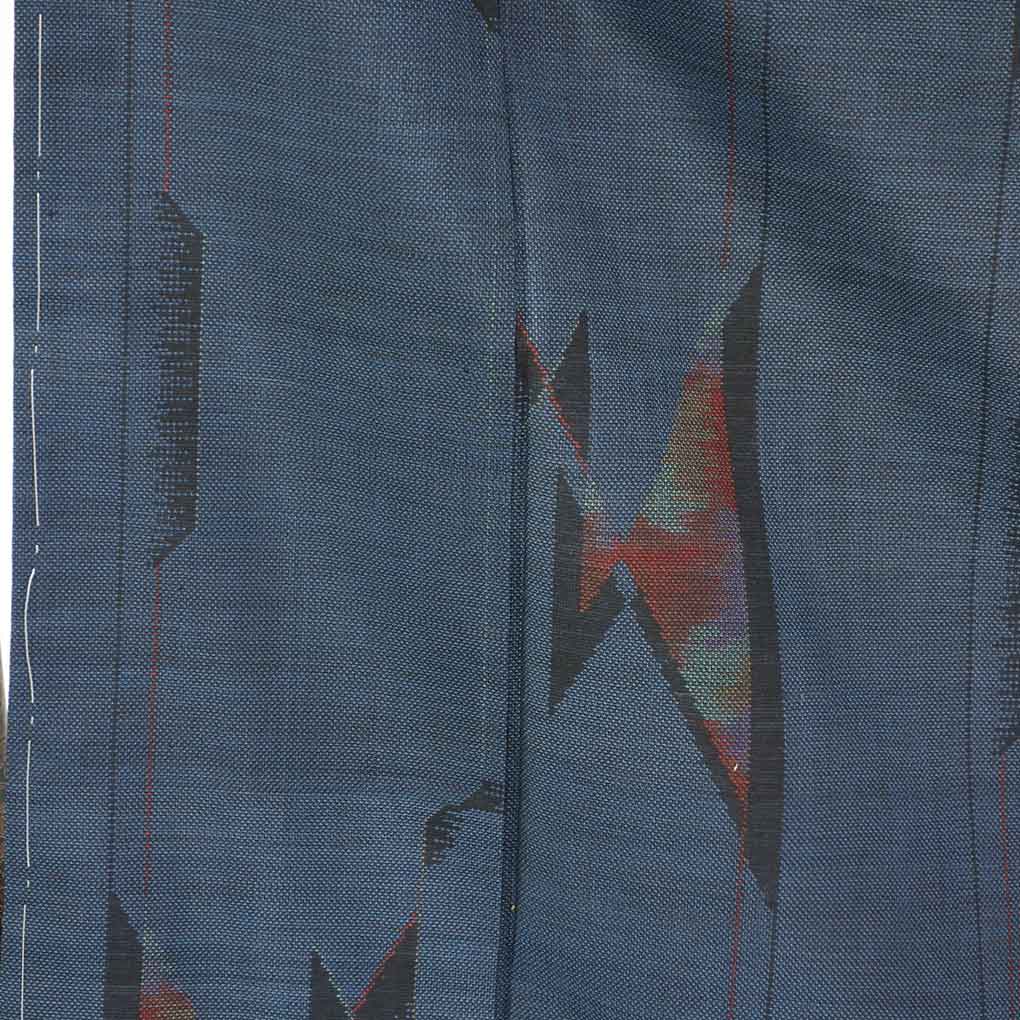 紬 リサイクル着物 身丈160cm 裄64cm 前幅25cm 後幅29.5cm 袖丈49cm 袖幅32cm レディース 袷 抽象柄 裄Mサイズ 秋冬春用 正絹（シルク）ネイビー 未使用品 大島紬 リメイク リユース【ランクS】